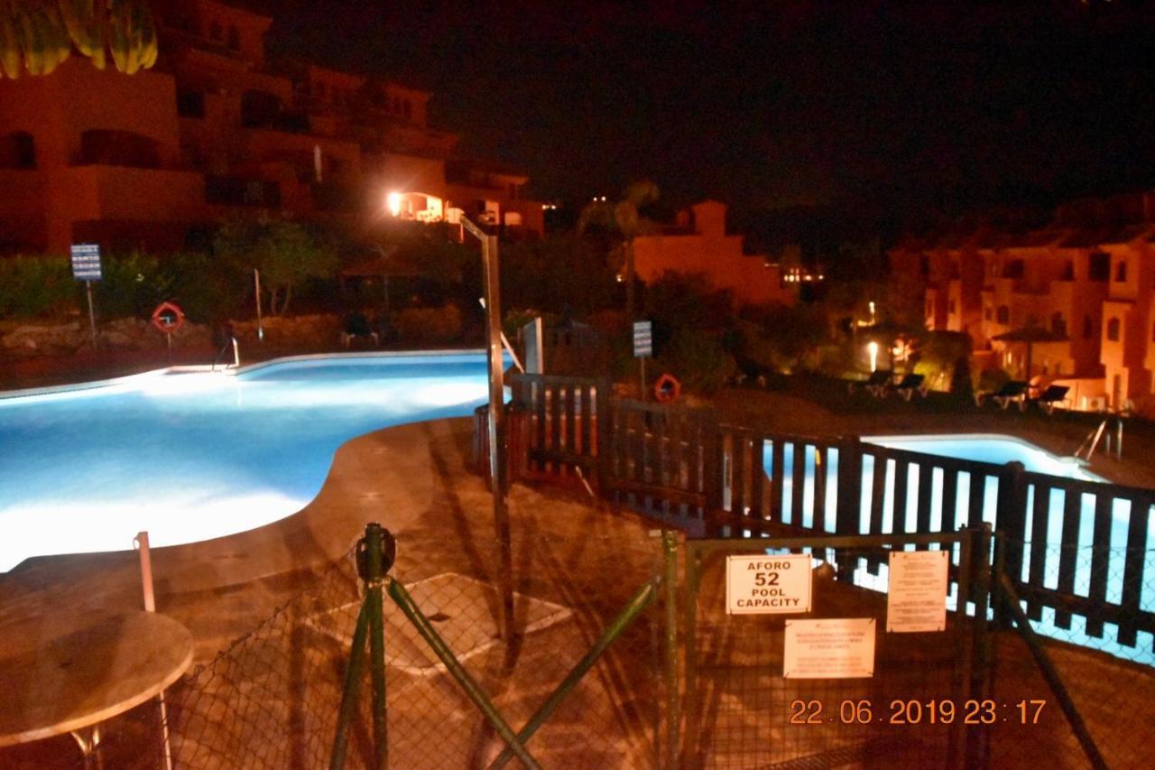 Luxury 2-Bedrooms & Bathrooms Estepona Apartment Exterior foto