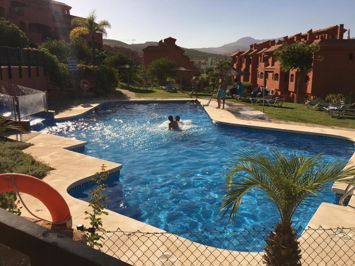 Luxury 2-Bedrooms & Bathrooms Estepona Apartment Exterior foto